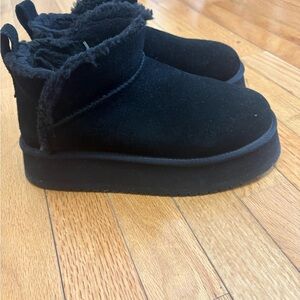 Koolaburra Black Platform Ankle Boots